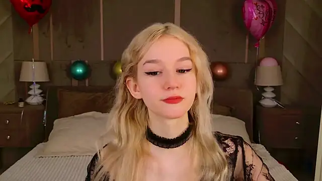 NaomiLoys online show from February 15, 2025, 4:34 pm