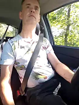 Hectorthyssen1 online show from September 12, 2025, 1:33 pm