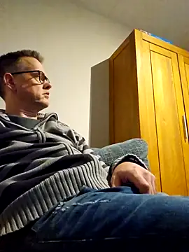 Hectorthyssen1 online show from November 29, 2025, 10:43 pm