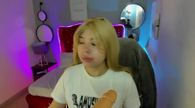 Namiko Park online show from February 4, 2025, 3:57 pm