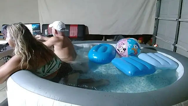 Snapshot of 69vivian chatting on December 29, 2024, 1:24 am 69vivian online show from December 29, 2024, 1:24 am