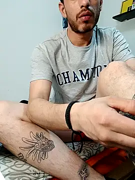 jhonyhot9292 online show from December 18, 2025, 5:56 am