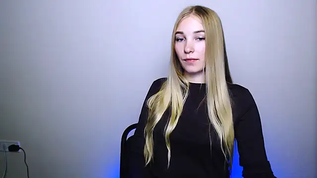 Snapshot of Queen_ofLove chatting on November 6, 2025, 10:36 pm Queen ofLove online show from November 6, 2025, 10:36 pm