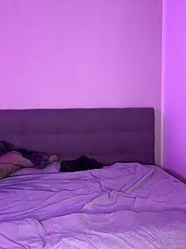 lunawolf21 online show from October 13, 2025, 6:26 am