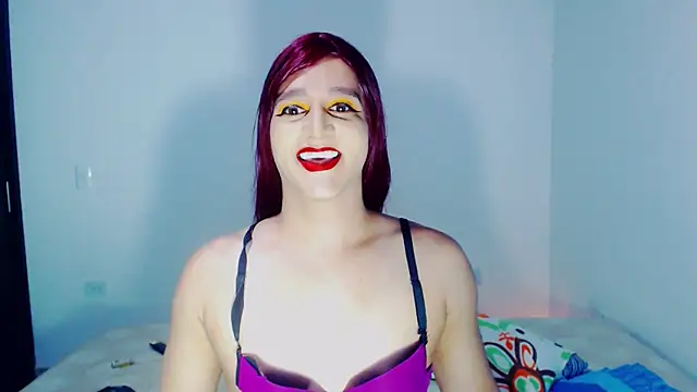 alexandrasexy32 online show from July 7, 2026, 7:06 pm