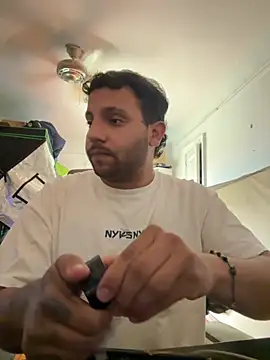 TacosSenpai online show from November 29, 2025, 2:01 am