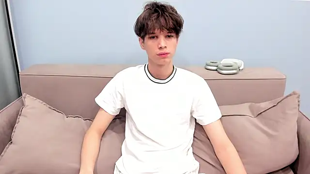 Snapshot of Im_Shine_Guy chatting on November 18, 2025, 7:33 am Im Shine Guy online show from November 18, 2025, 7:33 am