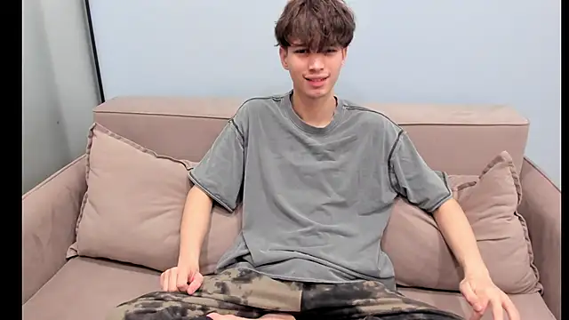 Snapshot of Im_Shine_Guy chatting on October 21, 2025, 1:27 am Im Shine Guy online show from October 21, 2025, 1:27 am