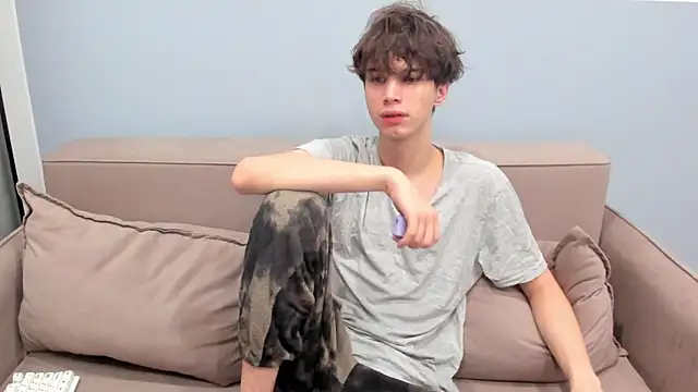 Snapshot of Im_Shine_Guy chatting on November 13, 2025, 6:28 am Im Shine Guy online show from November 13, 2025, 6:28 am