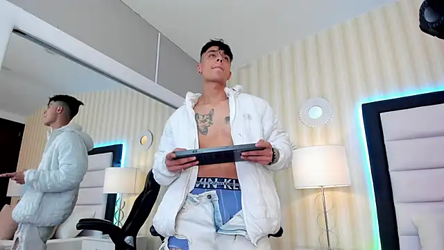 MikeStonnee online show from December 4, 2024, 3:31 am