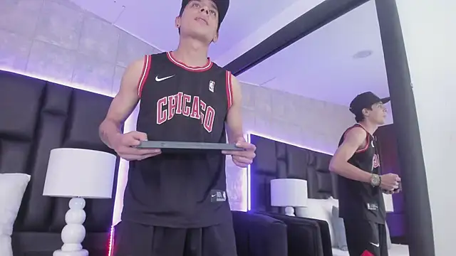 MikeStonnee online show from December 3, 2024, 3:26 am