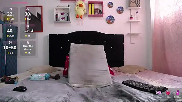 la gatabk  online show from February 24, 2026, 7:59 pm