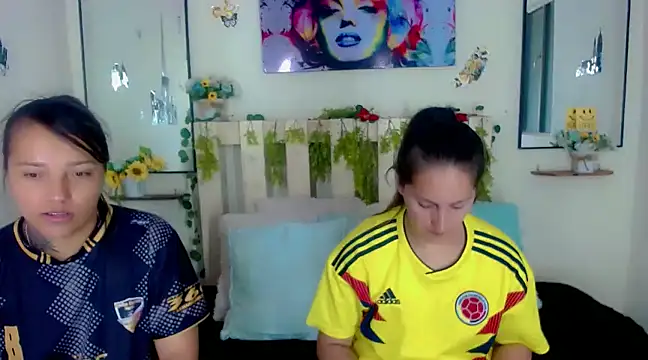 Sharon et Khloe12 online show from December 6, 2024, 8:45 pm