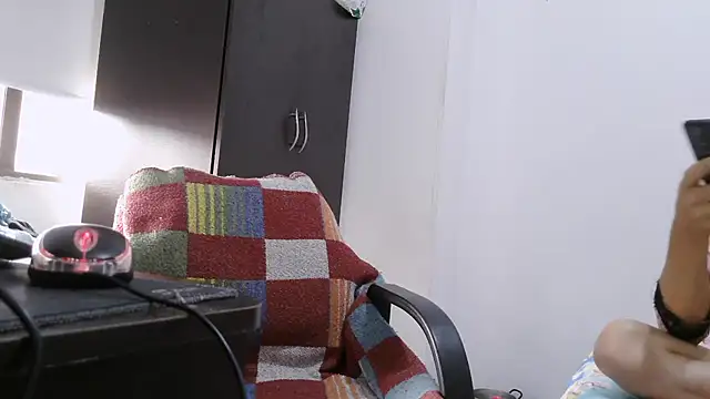 luxandracon23 online show from February 22, 2026, 1:02 pm