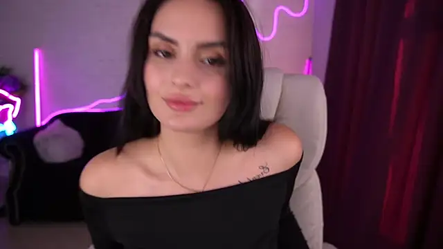 MilashaLovely online show from October 15, 2025, 1:08 pm