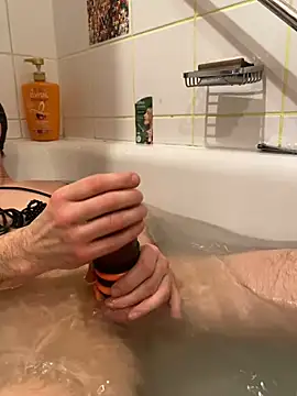 Gilgamesch1704 online show from February 1, 2025, 4:54 pm