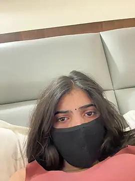 Lunaxx001 online show from April 2, 2026, 6:09 am