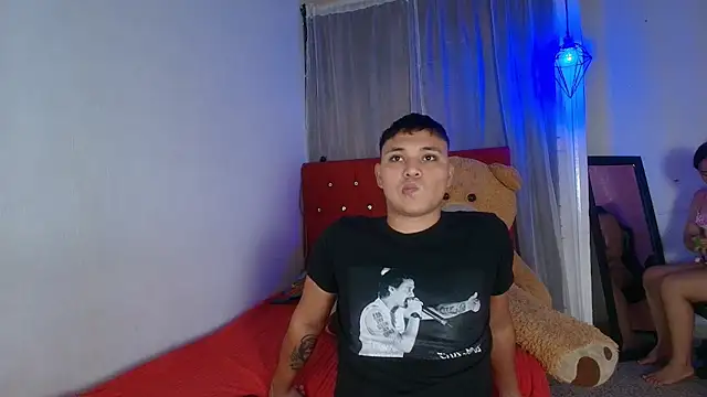 Snapshot of couple_lovelyds chatting on September 30, 2025, 8:26 pm couple lovelyds online show from September 30, 2025, 8:26 pm