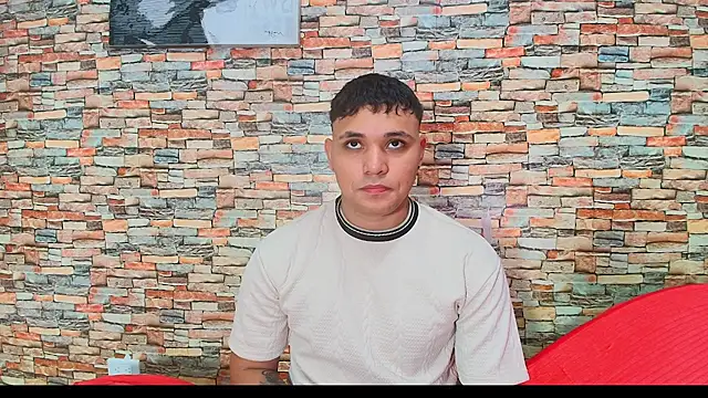 couple lovelyds online show from December 5, 2025, 9:12 pm