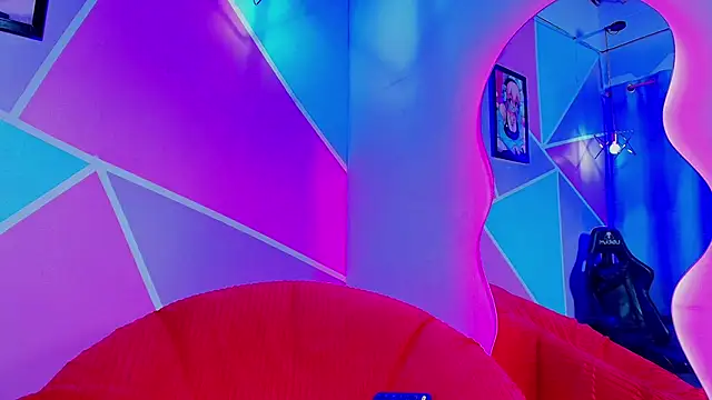 Snapshot of couple_lovelyds chatting on October 15, 2025, 8:39 pm couple lovelyds online show from October 15, 2025, 8:39 pm