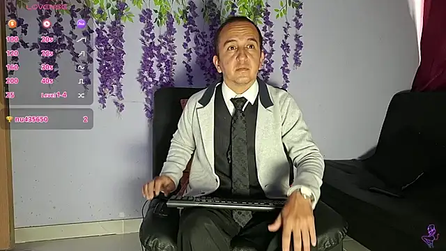 yazforeSolo online show from February 6, 2026, 2:13 pm