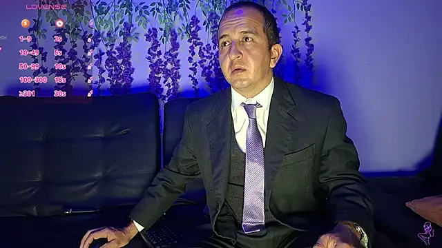 yazforeSolo online show from February 6, 2026, 2:07 am