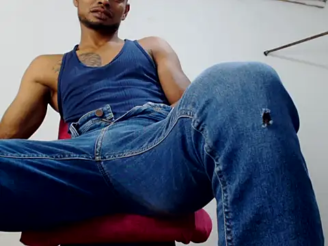 Snapshot of fernandez_latinblackk chatting on January 17, 2025, 2:50 am fernandez latinblackk online show from January 17, 2025, 2:50 am