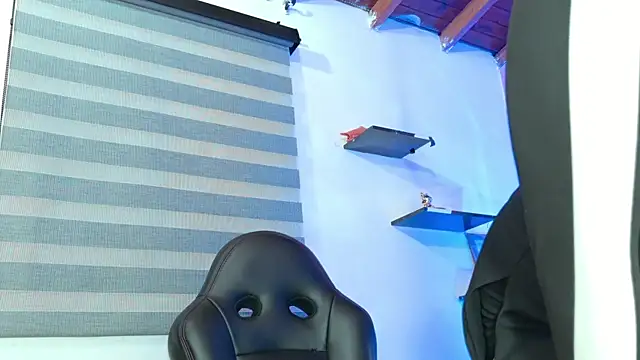 Sofia martiin online show from September 24, 2025, 3:13 am