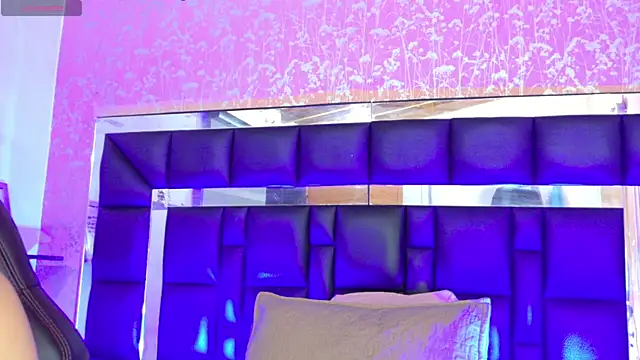 Sofia martiin online show from September 13, 2025, 3:06 am