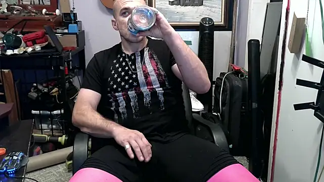 ScubaStevex online show from November 9, 2025, 11:09 pm