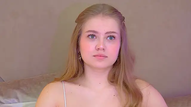 Snapshot of SelinSwarovski chatting on September 26, 2025, 4:14 pm SelinSwarovski online show from September 26, 2025, 4:14 pm