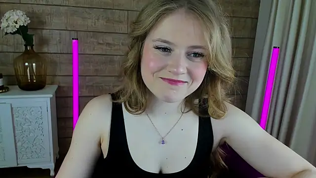 Snapshot of SelinSwarovski chatting on March 14, 2025, 7:34 pm SelinSwarovski online show from March 14, 2025, 7:34 pm