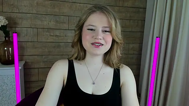 Snapshot of SelinSwarovski chatting on March 14, 2025, 4:30 pm SelinSwarovski online show from March 14, 2025, 4:30 pm