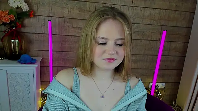 Snapshot of SelinSwarovski chatting on March 2, 2025, 8:25 pm SelinSwarovski online show from March 2, 2025, 8:25 pm