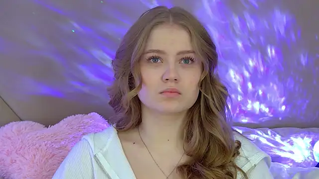 Snapshot of SelinSwarovski chatting on October 4, 2025, 4:08 pm SelinSwarovski online show from October 4, 2025, 4:08 pm