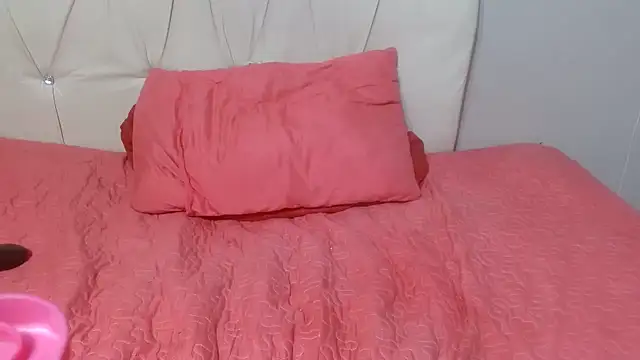 AuntyBigMadam87 online show from September 17, 2025, 6:48 am