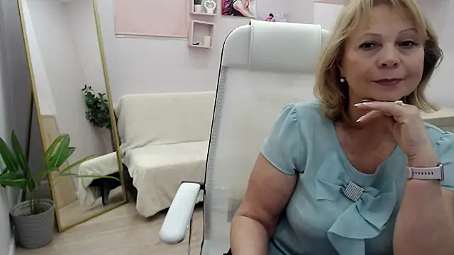 Milla Cutie18 online show from February 27, 2025, 12:01 pm