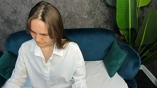 Snapshot of Lillian_White chatting on March 18, 2025, 7:12 am Lillian White online show from March 18, 2025, 7:12 am