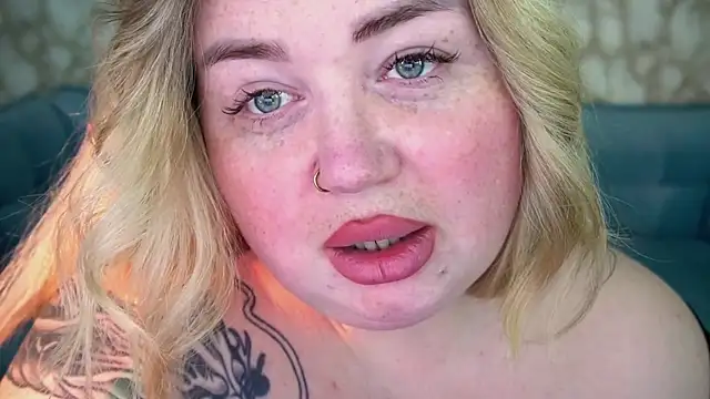 ZaraReignn online show from April 2, 2026, 8:59 pm