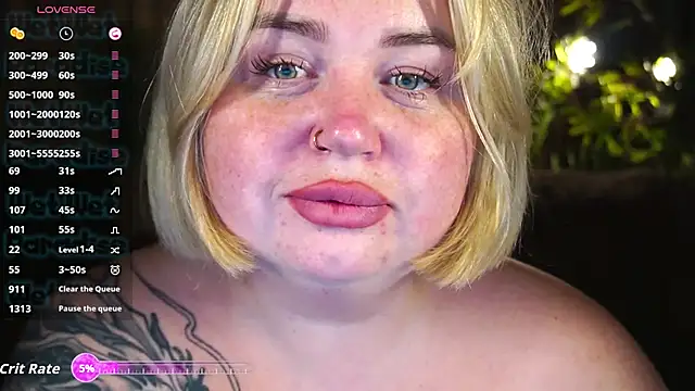 ZaraReignn online show from November 6, 2025, 9:08 pm