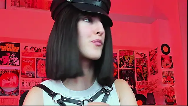 LuxRayi online show from March 20, 2025, 6:20 pm