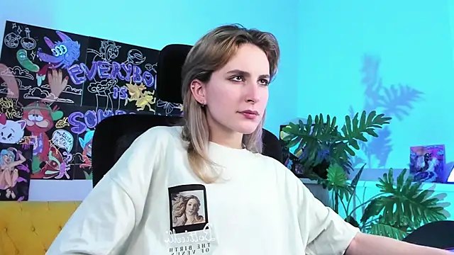 LuxRayi online show from February 18, 2025, 3:21 am