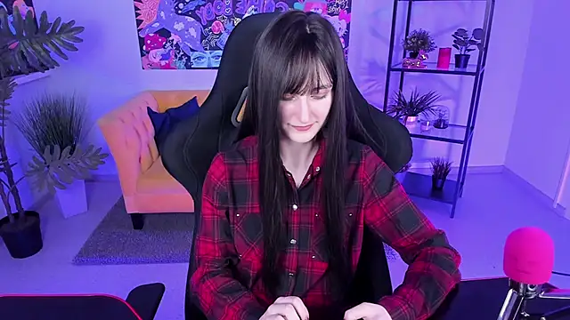 LuxRayi online show from March 13, 2025, 8:54 pm