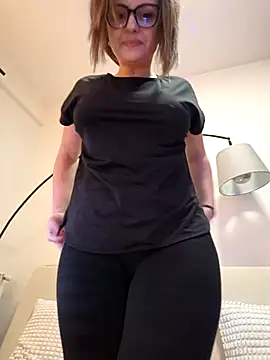 Eelleen online show from February 9, 2026, 2:26 pm