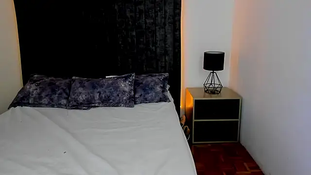 NataGarcia online show from October 15, 2025, 3:20 pm