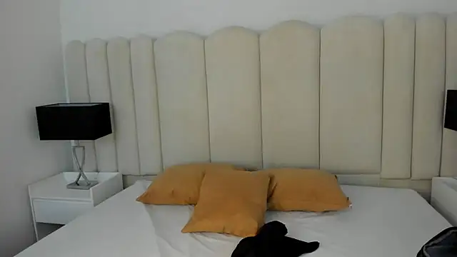 NataGarcia online show from April 22, 2026, 5:09 pm