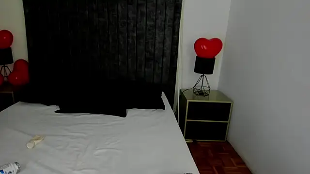 Snapshot of NataGarcia chatting on February 16, 2026, 4:27 pm NataGarcia online show from February 16, 2026, 4:27 pm