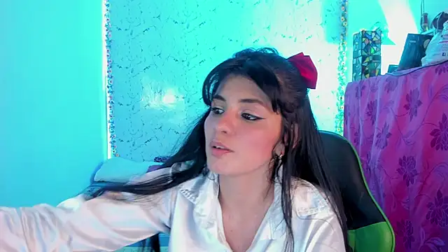 elissa iris online show from October 26, 2025, 2:45 am