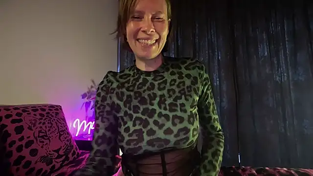 SexyExclusiveflower online show from April 7, 2026, 5:15 pm