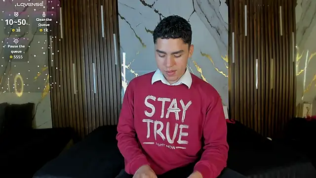 LiamNovak online show from November 19, 2025, 12:05 pm